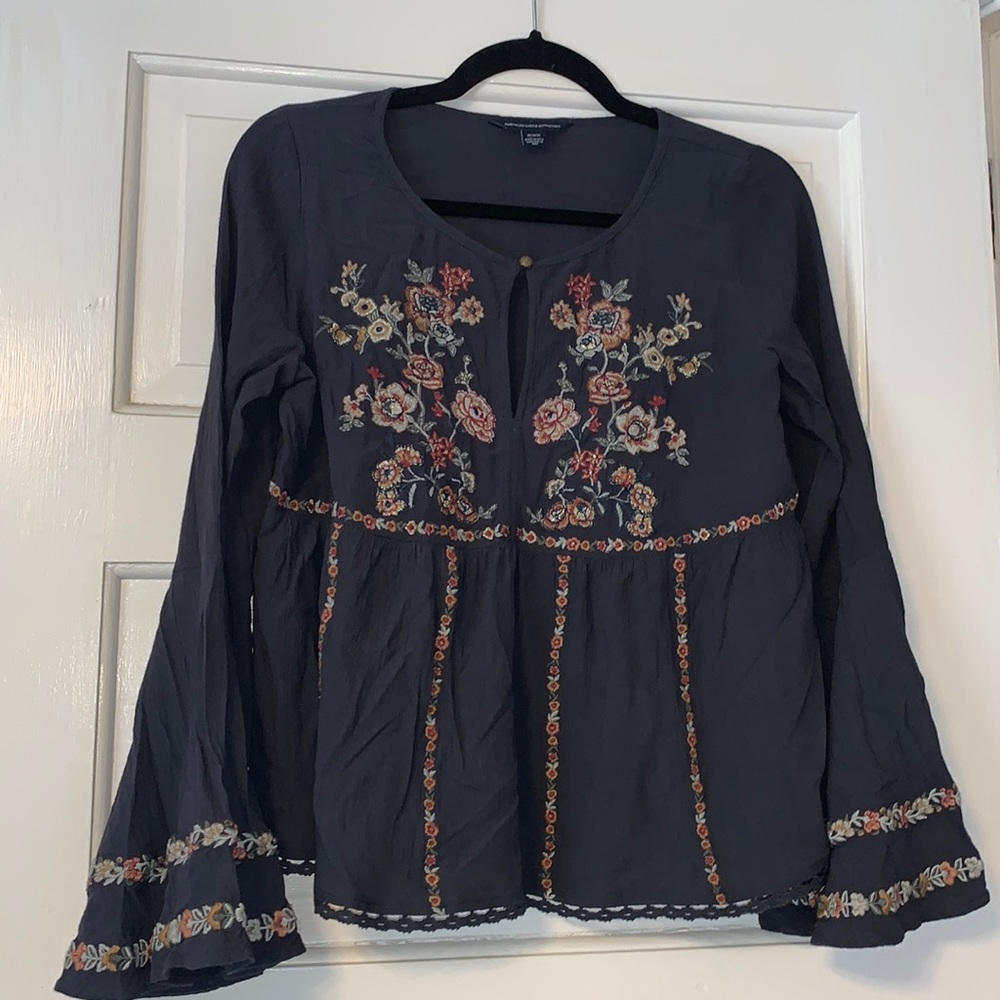 Medium American Eagle Blouse Embroidered floral bell sleeves